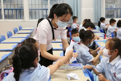 徐州中小學(xué)課后服務(wù)全面啟動(dòng) 周五無作業(yè)，看護(hù)服務(wù)暖人心