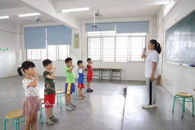 中堂“暑假校內(nèi)托管服務(wù)”正式開班，解決“看護(hù)難”問題